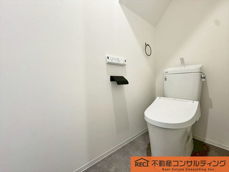 尼崎市武庫の里1丁目　中古戸建のトイレ