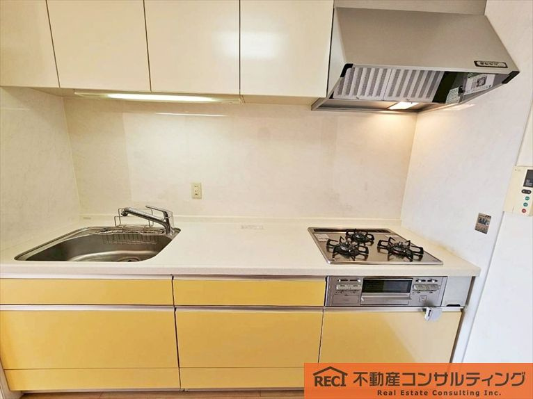 ラ・ヴェール甲子園のキッチン|お部屋を広く使える納戸付き