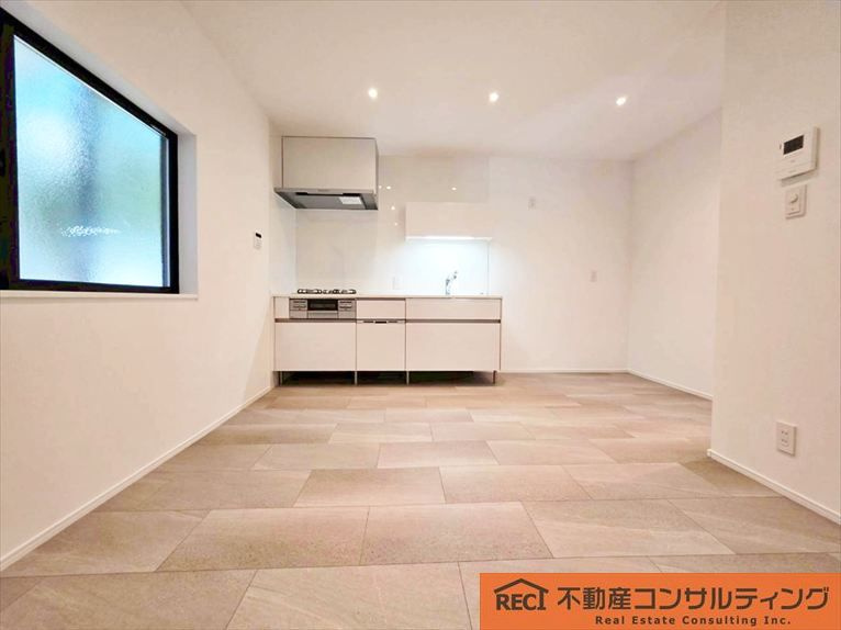 神戸市灘区城の下通3丁目　中古戸建の前面道路含む現地写真