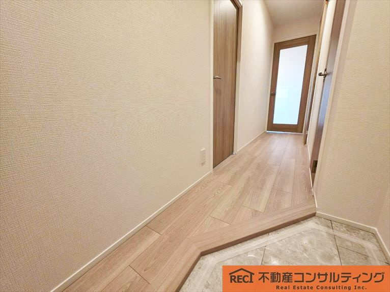 メガロコープ西宮Ⅱ1号棟の玄関