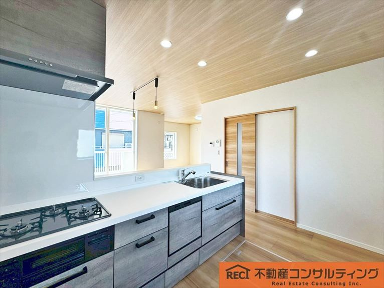 西宮市里中町2丁目　中古戸建の収納