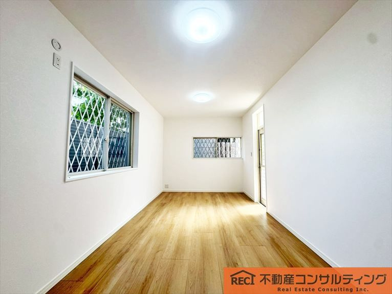 西宮市里中町2丁目　中古戸建の洋室