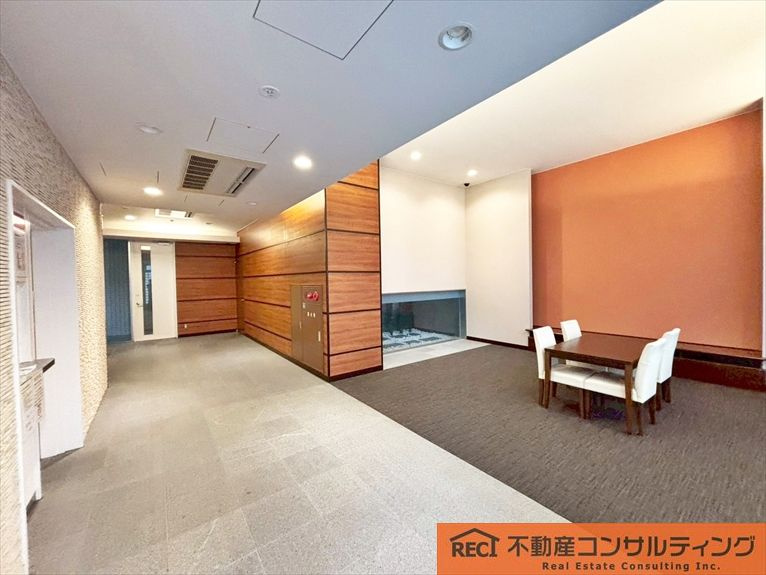フローラ住吉川のエントランス