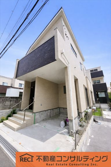 西宮市大社町　新築戸建　A号棟の駐車場