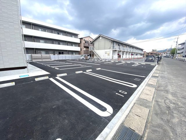 フィオーレの駐車場