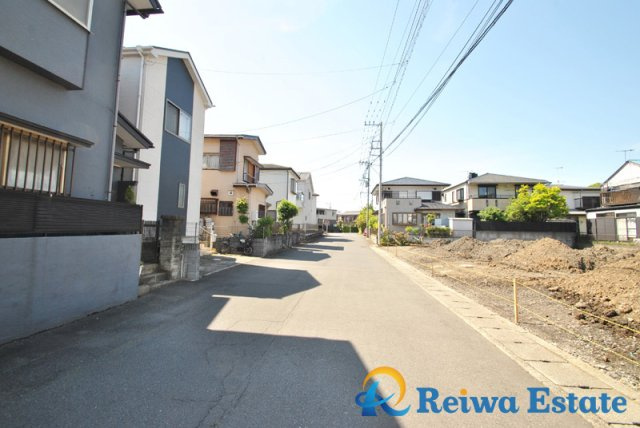 新築戸建　茅ヶ崎市甘沼の前面道路含む現地写真