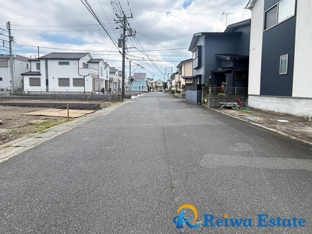 新築戸建　茅ヶ崎市甘沼の前面道路含む現地写真