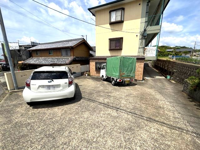 グリーンハイツ田中の駐車場