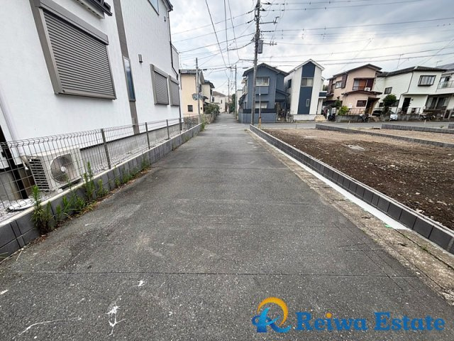 新築戸建　茅ヶ崎市甘沼　全4区画の前面道路含む現地写真