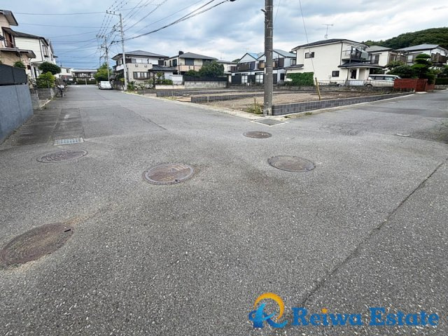 新築戸建　茅ヶ崎市甘沼　全4区画の前面道路含む現地写真