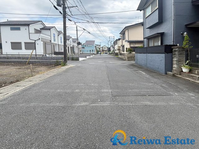 新築戸建　茅ヶ崎市甘沼　全4区画の前面道路含む現地写真