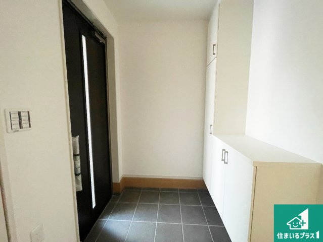 ★宇治市大久保町大竹　第1期　新築一戸建ての玄関|シューズボックスにはたくさんの靴が収納できるので玄関周りはいつもスッキリ！ご家族が増えても安心！
