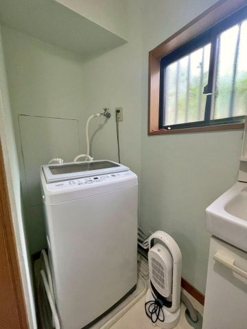 寝屋川市春日町のランドリースペース
