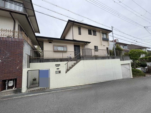 北六甲台1丁目一戸建の前面道路含む現地写真