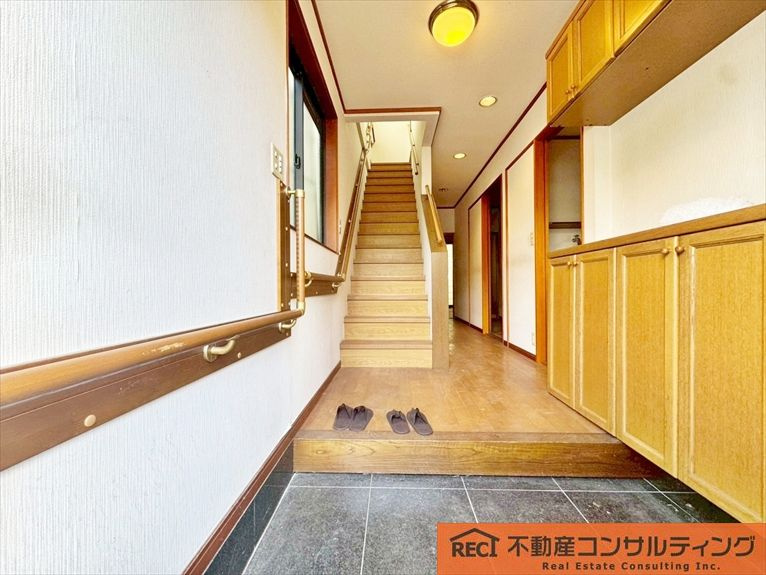 神戸市東灘区田中町3丁目　中古戸建の玄関