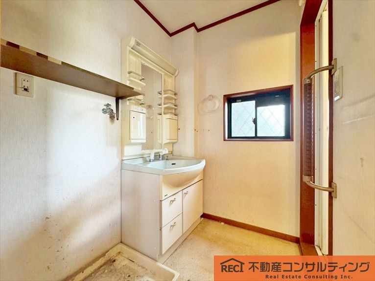 神戸市東灘区田中町3丁目　中古戸建の独立洗面台