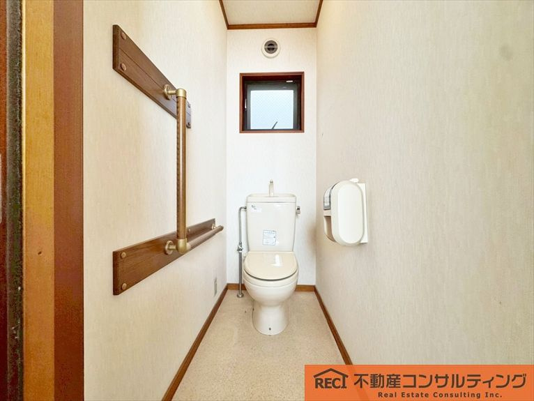 神戸市東灘区田中町3丁目　中古戸建のトイレ