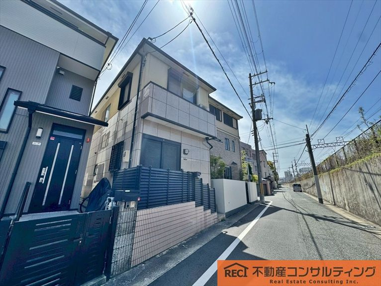 神戸市東灘区田中町3丁目　中古戸建のエントランス