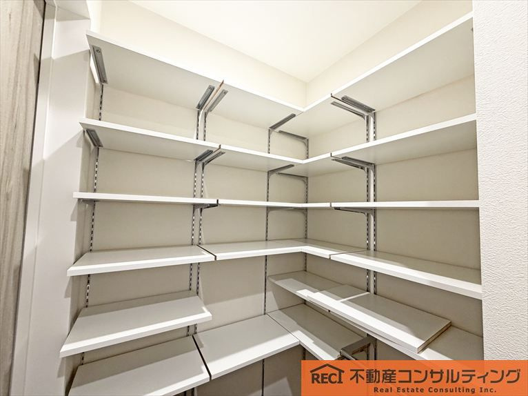 神戸市灘区下河原通4丁目　新築戸建の収納