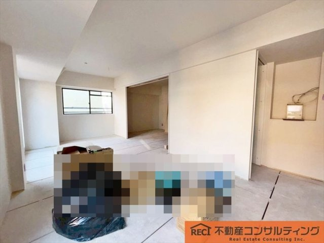 グランドプラザ王子公園の居間・リビング|水道筋商店街のすぐそば