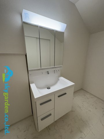 茅ヶ崎市高田3期　新築戸建　全４棟1号棟の独立洗面台|朝の身支度には欠かせない独立洗面化粧台