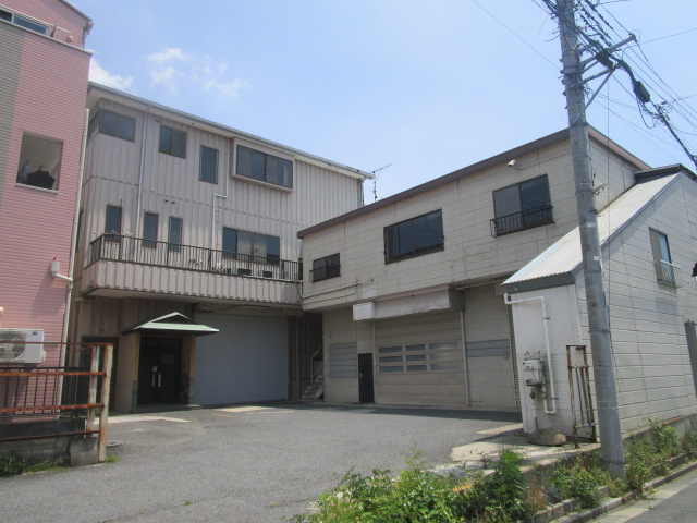 江戸川区江戸川６丁目の倉庫