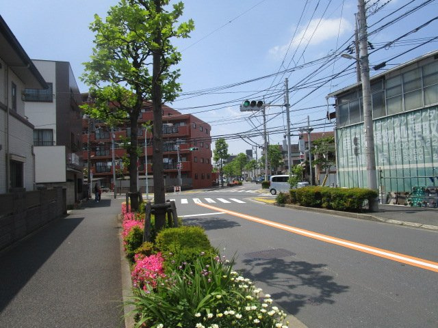 江戸川区江戸川６丁目の倉庫の周辺