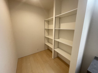 【収納】 | 八重瀬町与座（全6棟）2号棟 | 2号棟　大容量可動棚収納付き♪