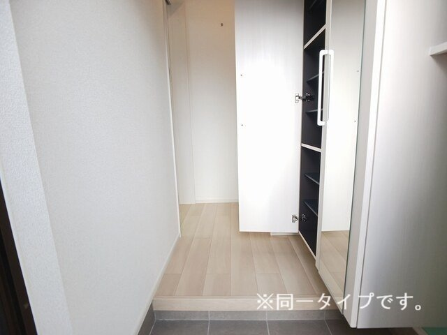 メゾン　ルミエールの玄関|ゆったりとした玄関です
