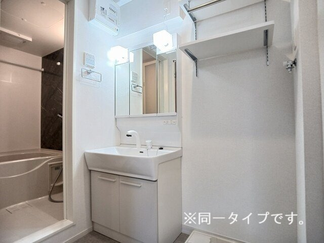 メゾン　ルミエールの洗面所|コンパクトで使いやすい洗面所