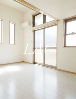 【居間・リビング】 | ロワール大洲 | 洋室のお部屋です。