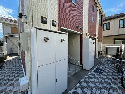 レオネクスト柿の木のエントランス