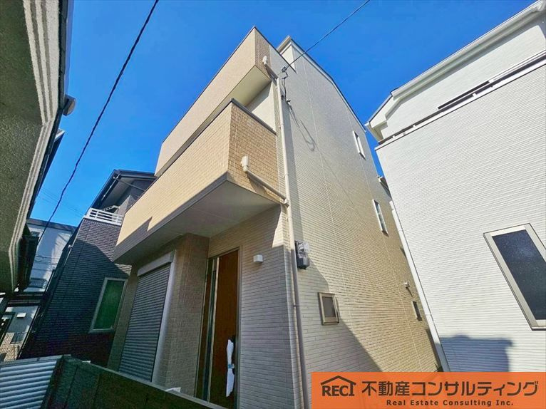 西宮市浜町　新築戸建　2号棟の外観|広々15帖の明るい2階リビング！