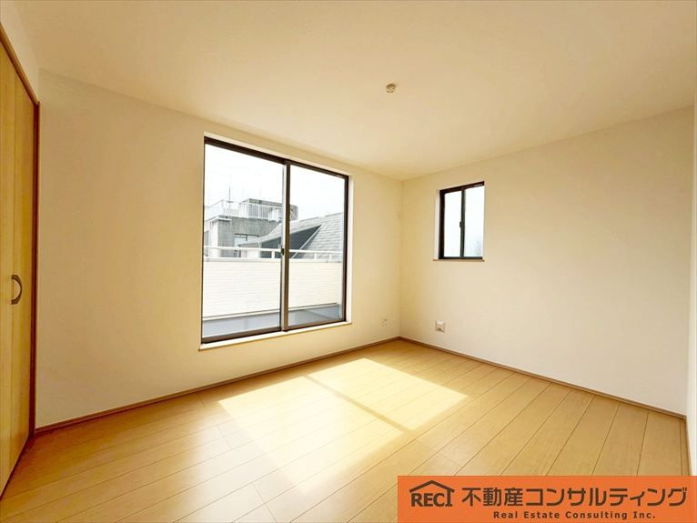 西宮市浜町　新築戸建　2号棟の洋室