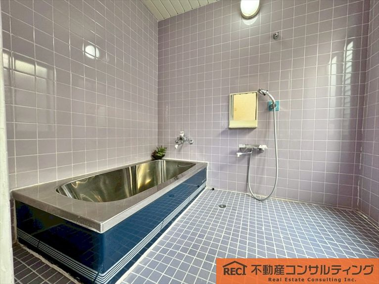 西宮市美作町　中古戸建の浴室