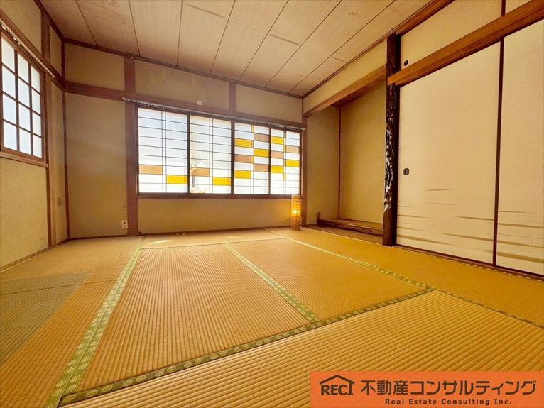 西宮市美作町　中古戸建の和室|陽当たりの良い広々としたバルコニー付き！
