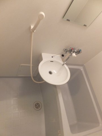 レオパレス若咲の浴室|浴室換気乾燥機付き
