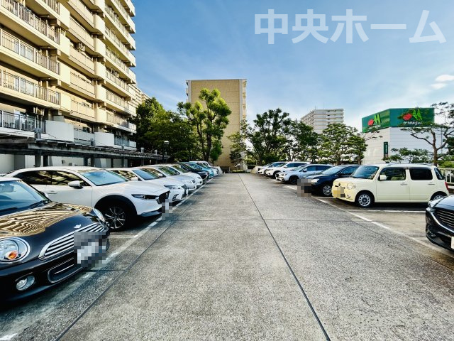 清新北ハイツ7号棟の駐車場|敷地内駐車場