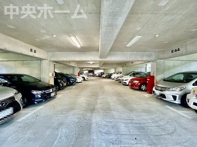清新北ハイツ7号棟の駐車場|【敷地内駐車場】最新の空き状況や費用などの詳細は担当スタッフまでお問い合わせください。