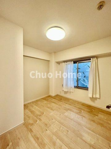 清新北ハイツ7号棟の子供部屋|【子供部屋】お子様を持つ家庭の約6割が「家族や子どものため」に購入を希望。入学後の転校を避け、広い空間でのびのび育てたいなどの親心が、家探しのきっかけになっているようです。