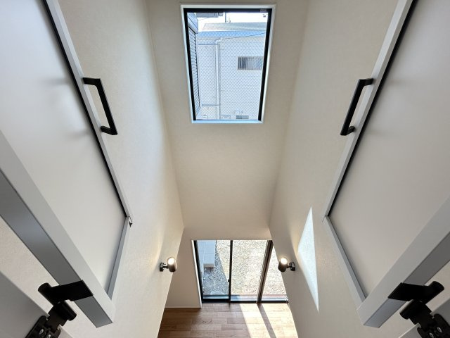 高知市旭町３丁目　新築一戸建てのその他|室内窓をあけるとLDKにつながります☆