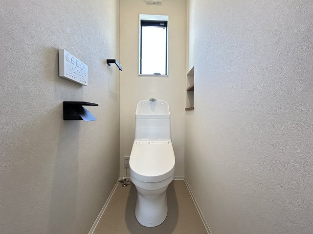 高知市旭町３丁目　新築一戸建てのトイレ|忙しい朝などトイレが2箇所あると安心ですね☆
