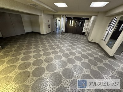 日商岩井北浦和マンションＢ棟のエントランス|エントランス
