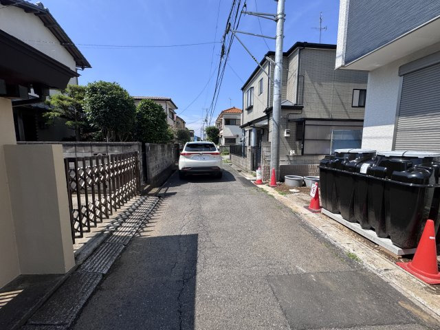 市川市宮久保６丁目新築戸建【宮久保小学校:8分】の前面道路含む現地写真|東側前面道路