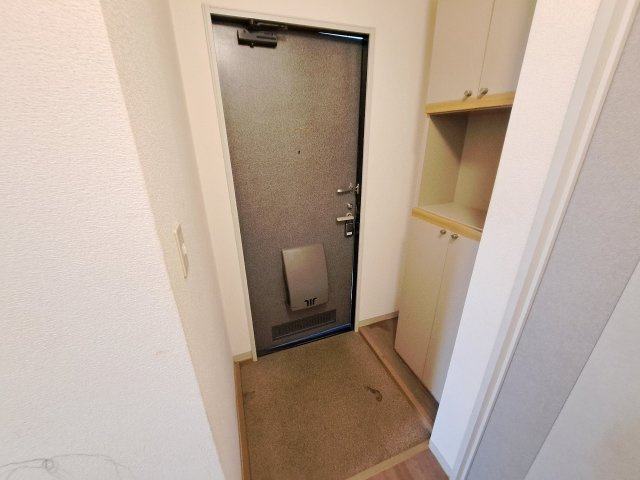 アゼリアハイツの玄関