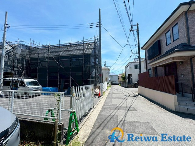新築戸建　茅ヶ崎市松浪1丁目の前面道路含む現地写真