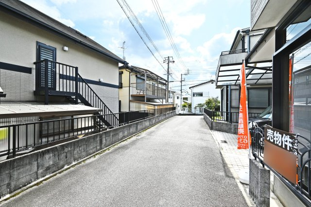 宝塚市清荒神4丁目中古戸建｜4SDK＋駐車1台可の前面道路含む現地写真|西側前面道路