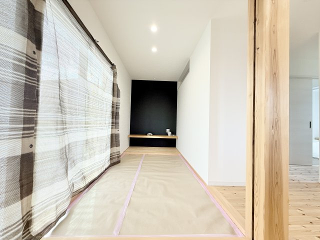 中瀬6区画 1号地の居間・リビング|畳コーナーはいろいろな用途として使用可能です。