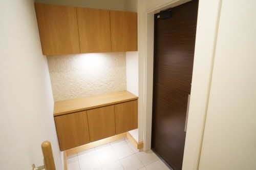 メゾンマスト名須川Ａ棟の玄関
