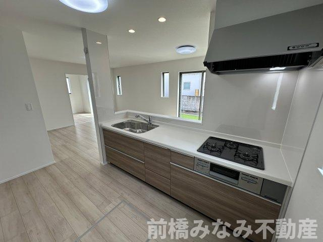 【新築】高崎市倉賀野町　１号棟(全２棟)　ハートフルタウン　新築建売分譲の独立洗面台|独立洗面台、小物を置くことができて便利です